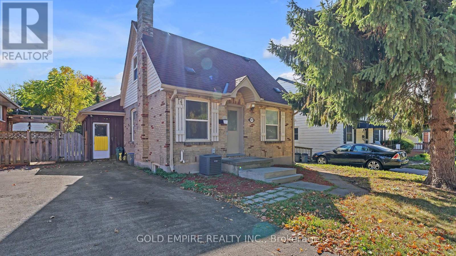 727 WHETTER AVENUE, London South (South H)