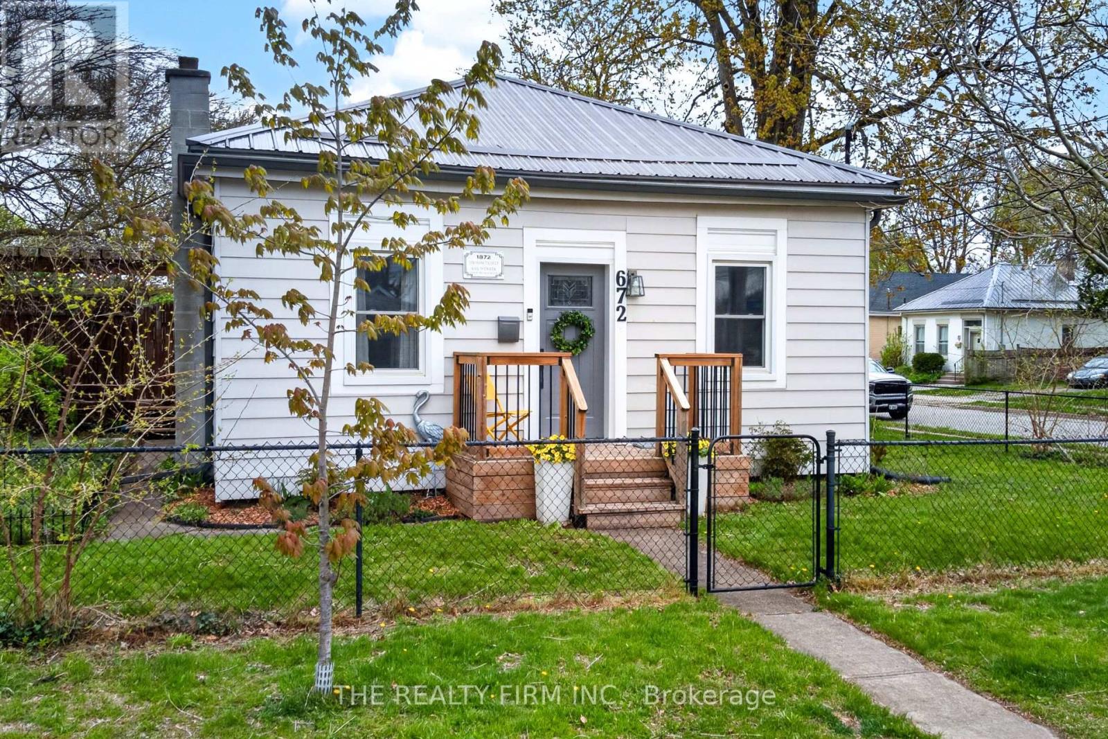 672 ELIAS STREET, London East (East G)