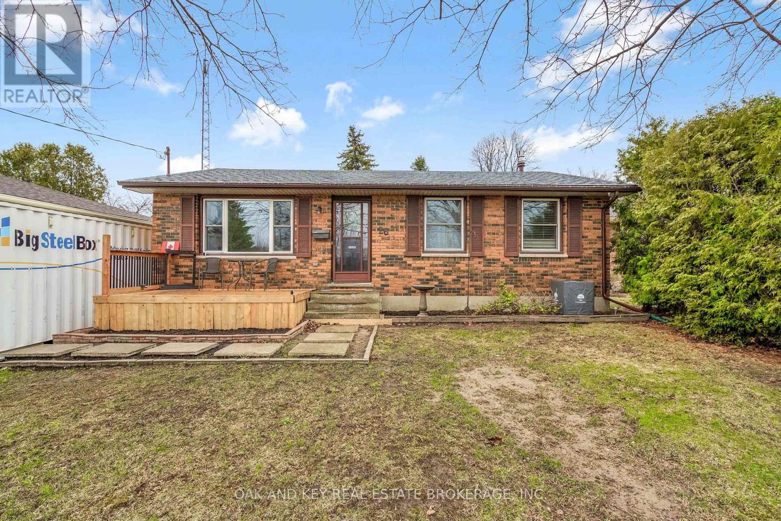 26 SINCLAIR AVENUE, St. Thomas