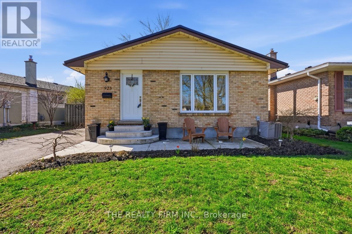923 WILLOW LANE, London South (South Y)