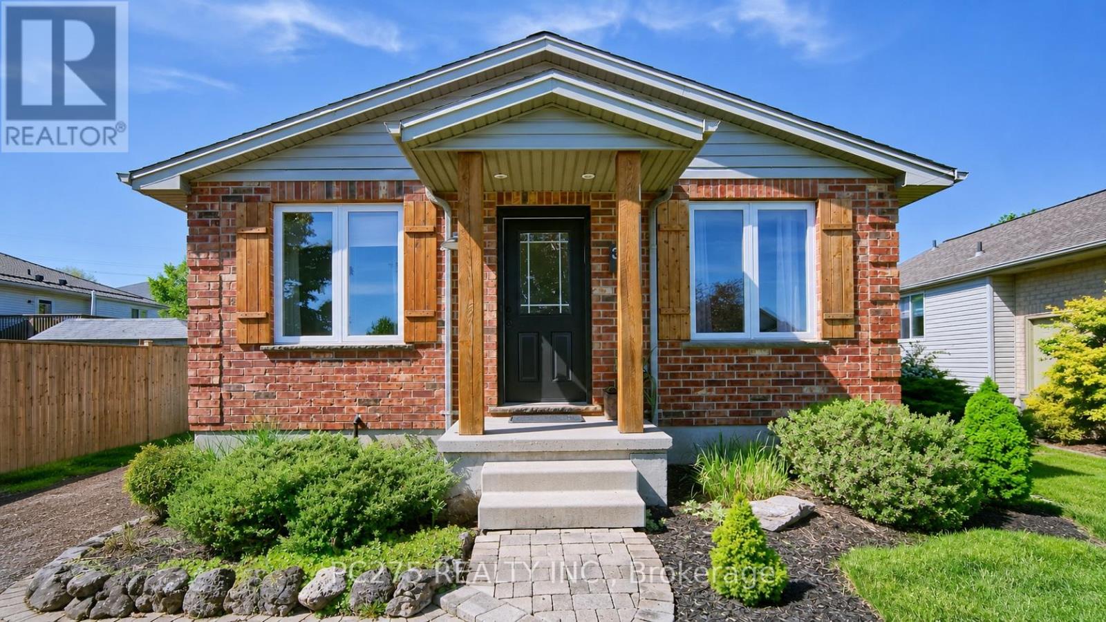 39 PONSFORD PLACE, St. Thomas