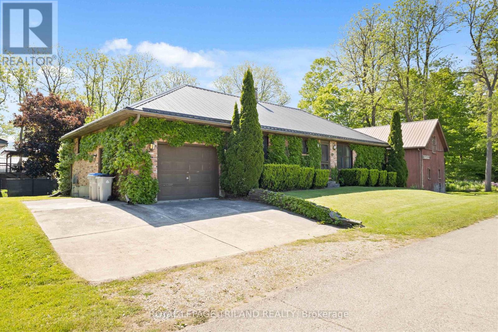 271 ANNA STREET, North Middlesex (Parkhill)