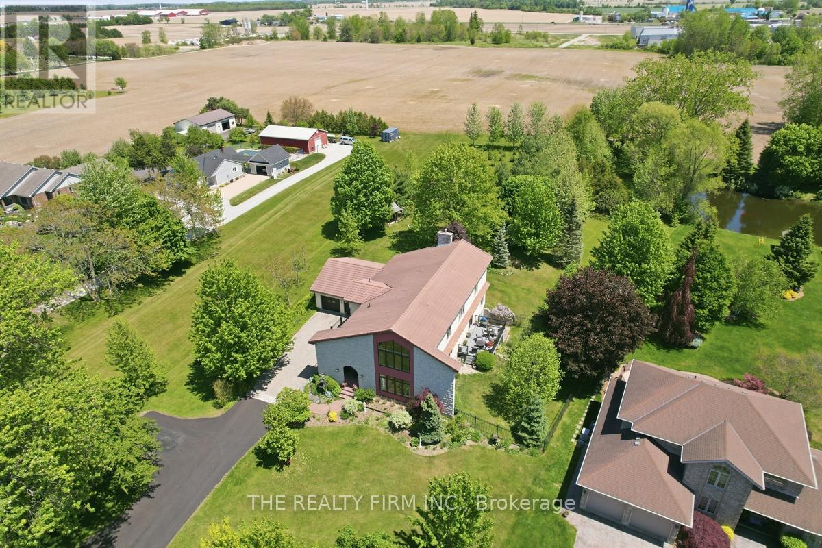 15 BEECHWOOD AVENUE, Lambton Shores (Forest)