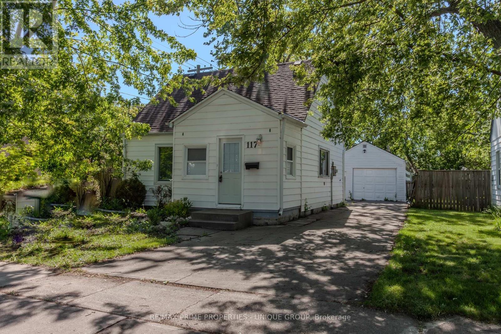 117 WALNUT AVENUE S, Sarnia