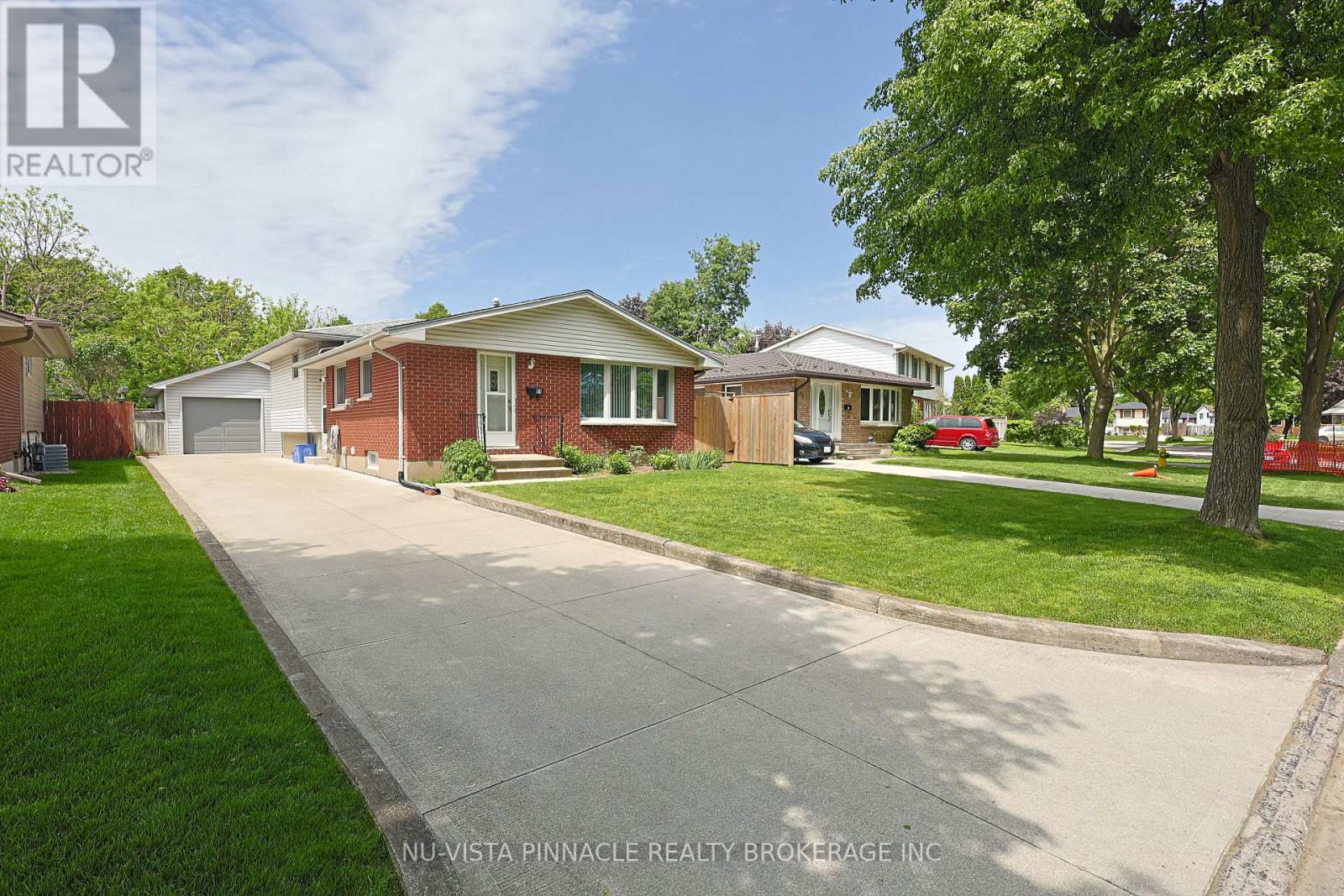 84 KINTAIL CRESCENT, London South (South Y)