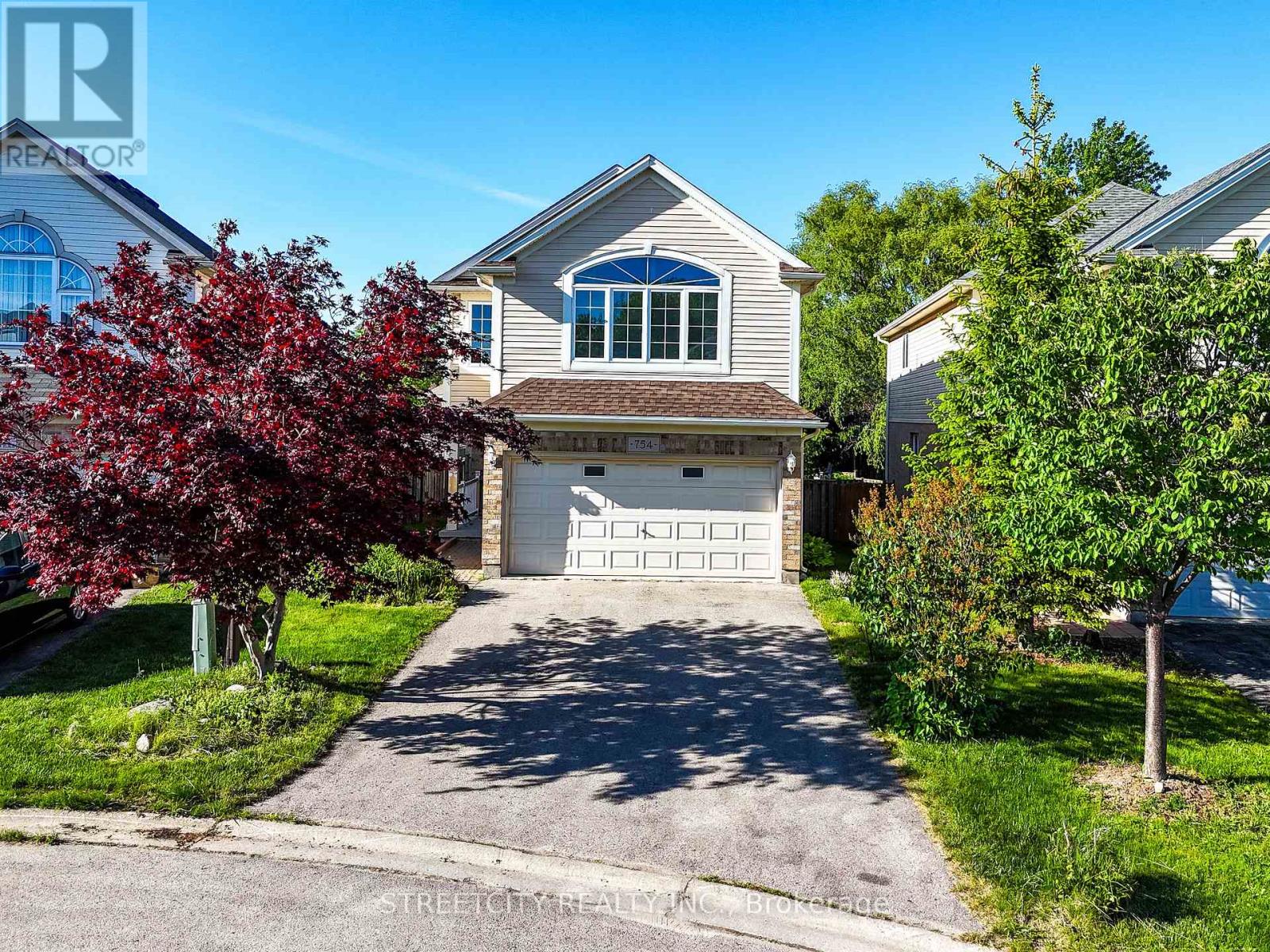 754 HEDGEROW PLACE, London North (North C)