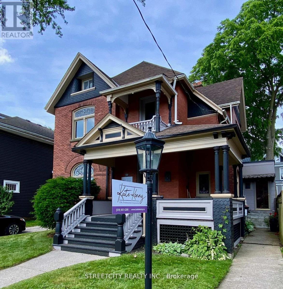 24 HINCKS STREET, St. Thomas