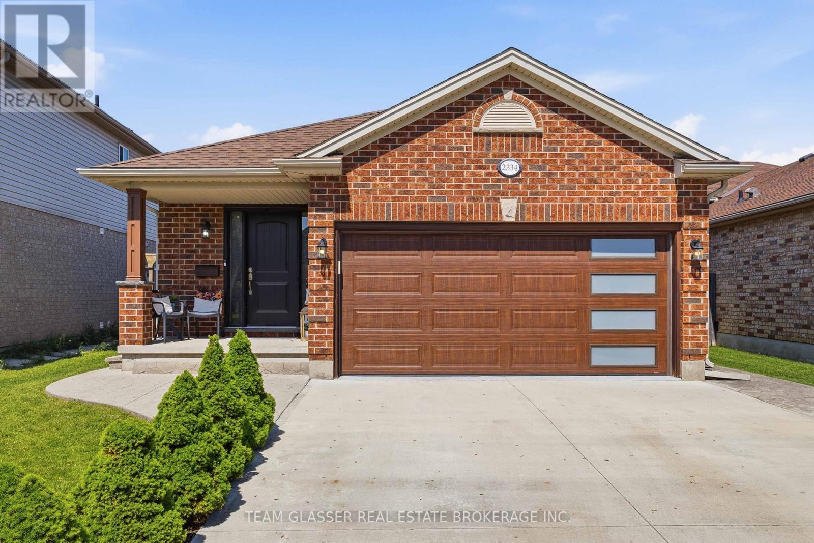 2334 MEADOWGATE BOULEVARD, London South (South U)