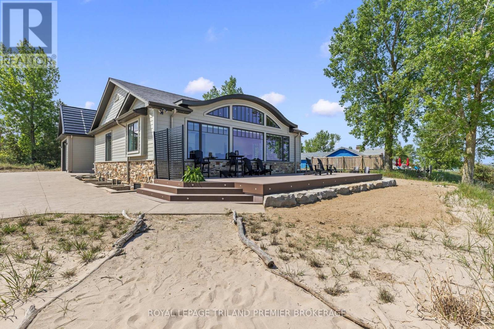 7292 LEIGHTON DRIVE, Lambton Shores (Port Franks)