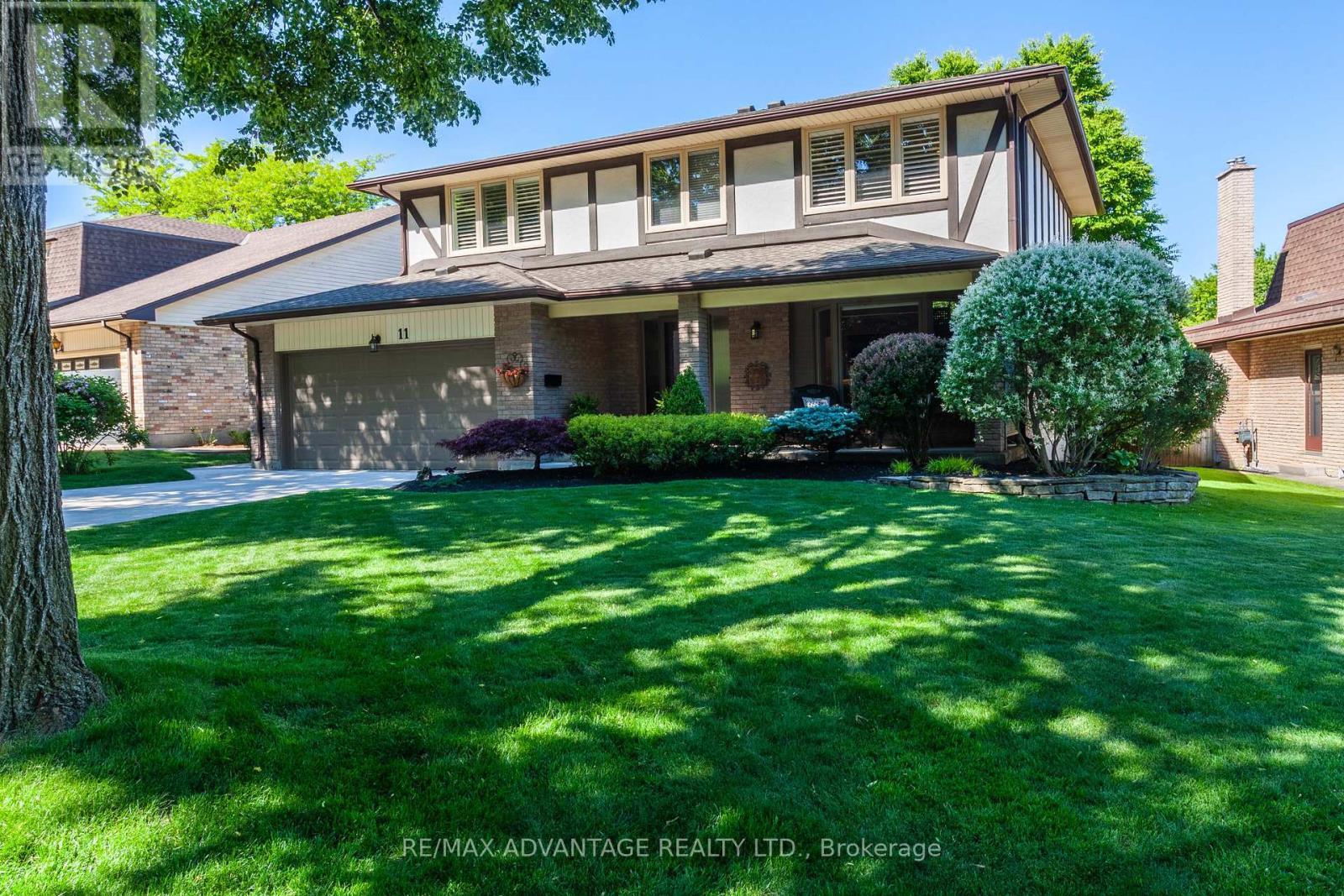 11 FARMINGTON CRESCENT, London South (South L)