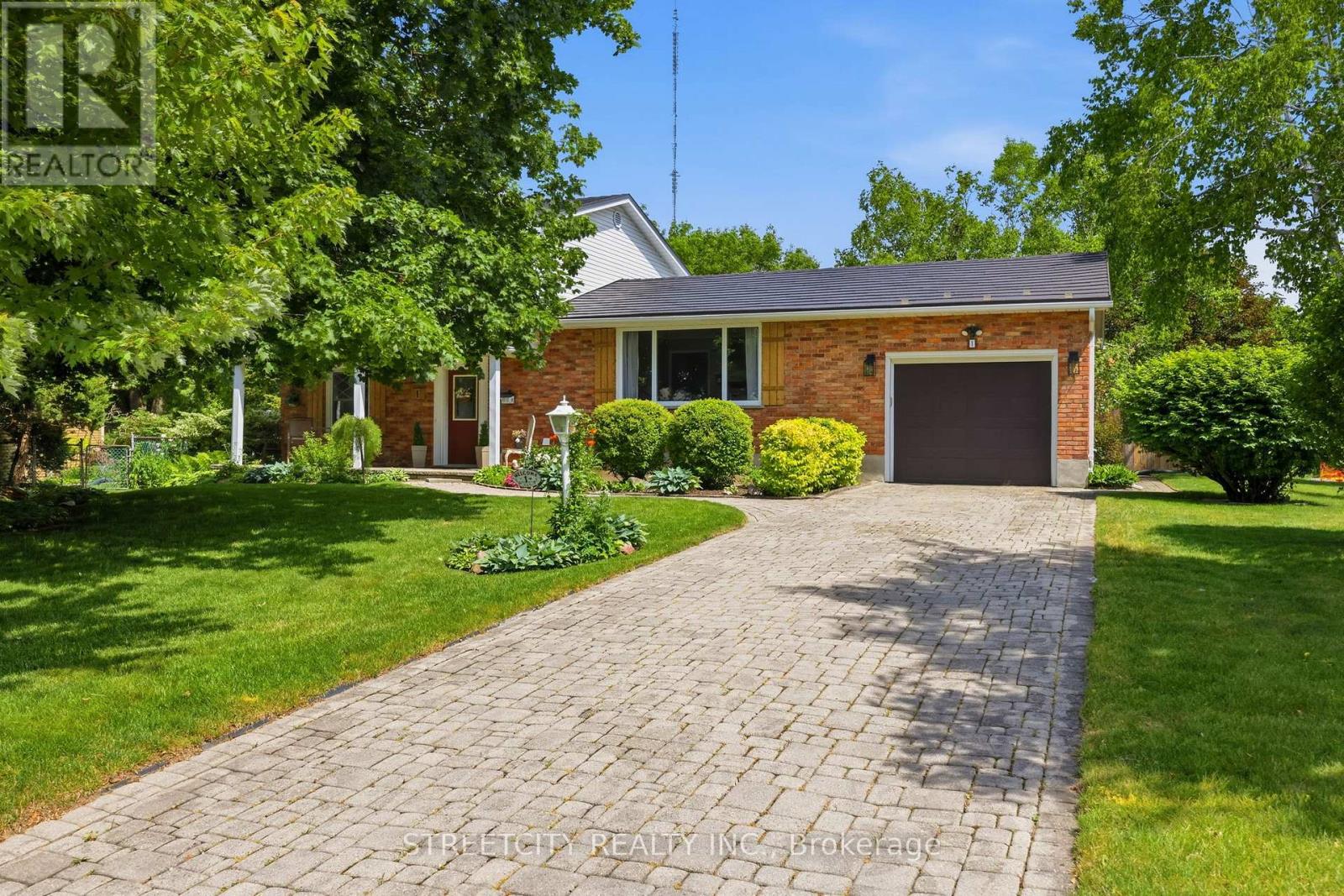 1 JASON COURT, London South (South O)