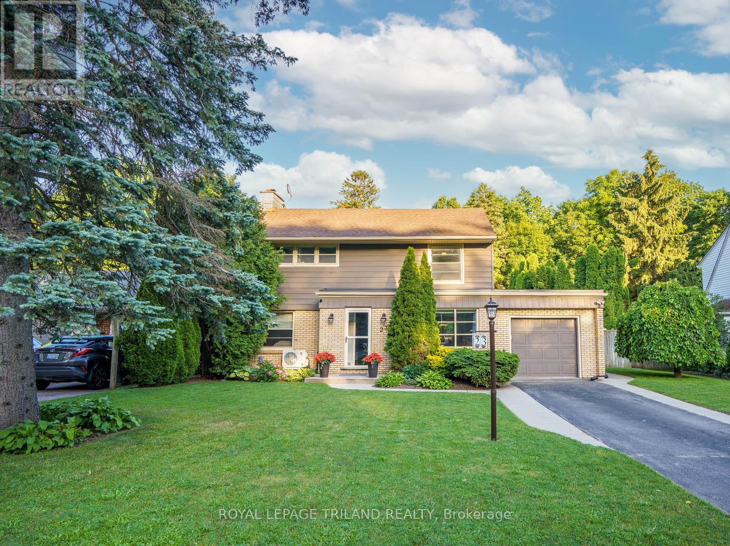 23 BRAEMAR CRESCENT, London North (North N)