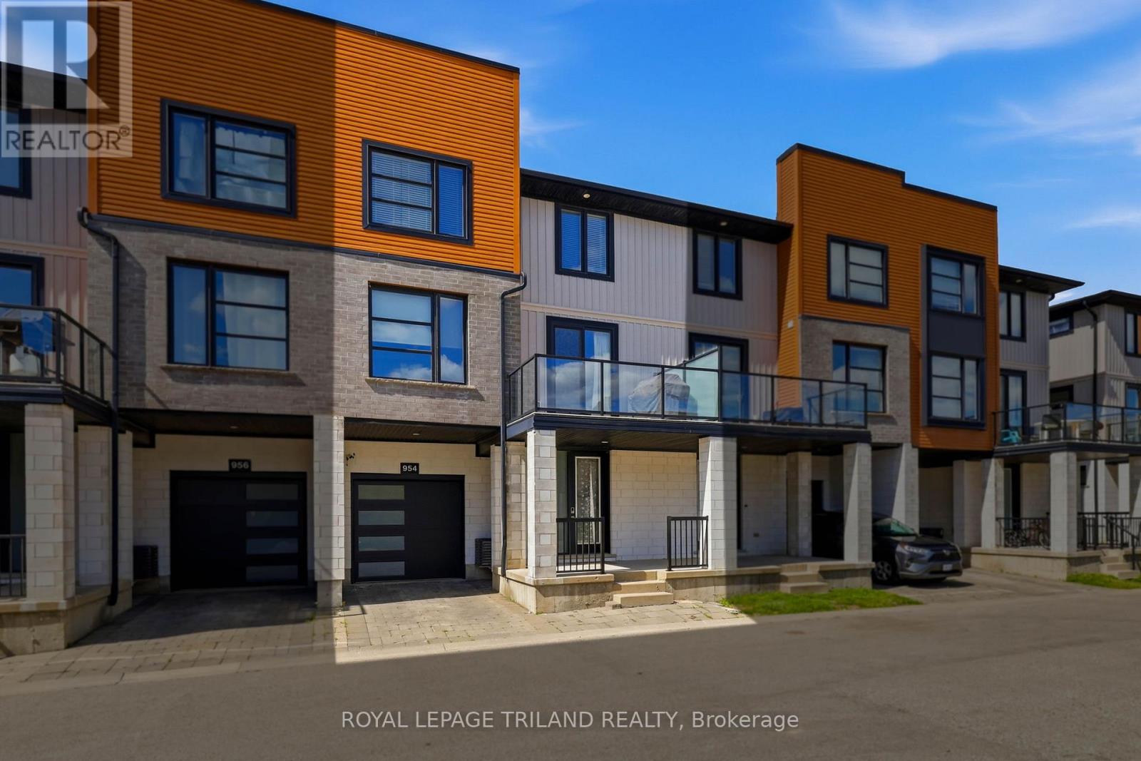 954 WEST VILLAGE SQUARE, London North (North M)