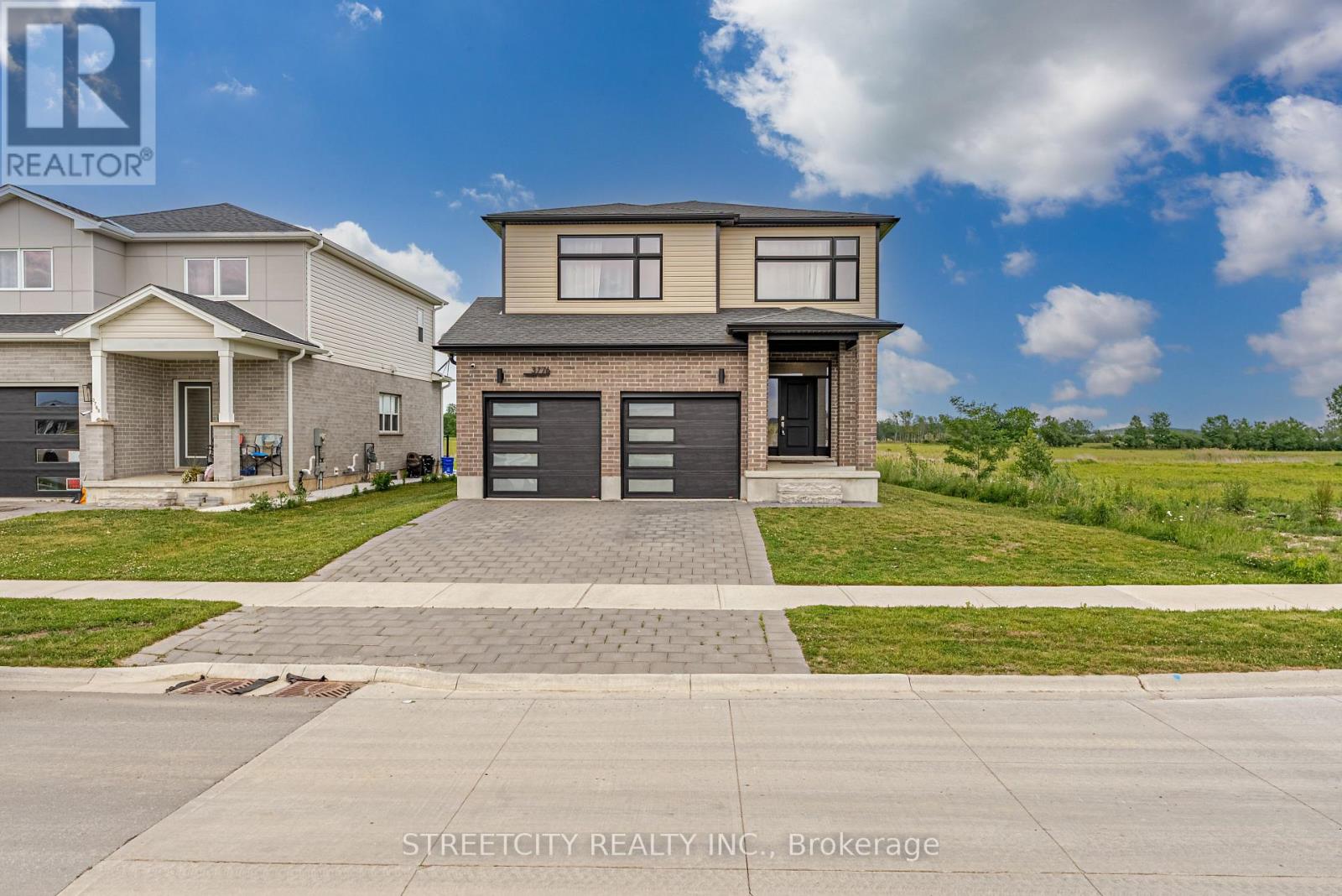 3776 STEWART AVENUE, London South (South W)