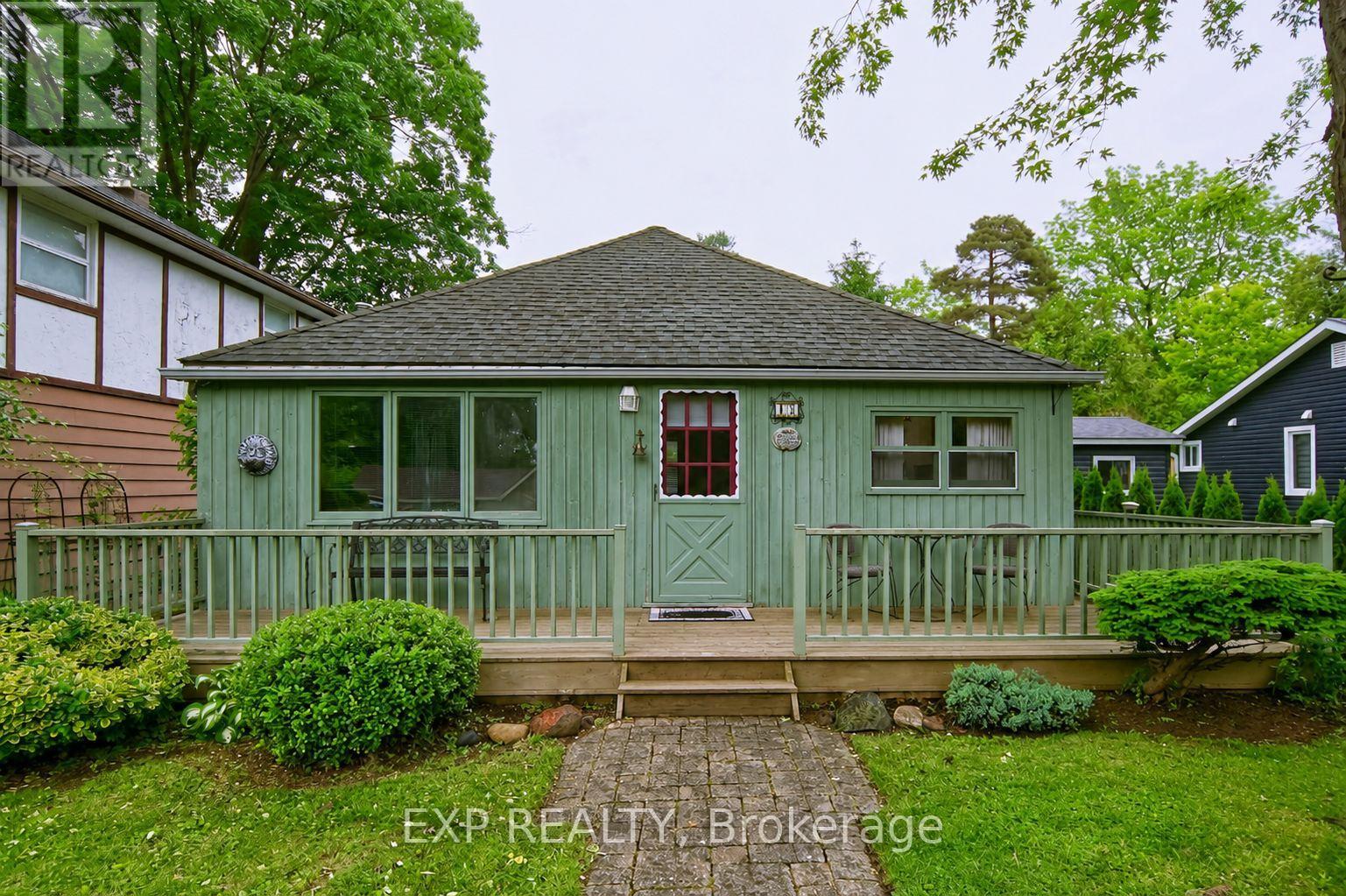 18 TUYLL STREET, Bluewater (Bayfield)