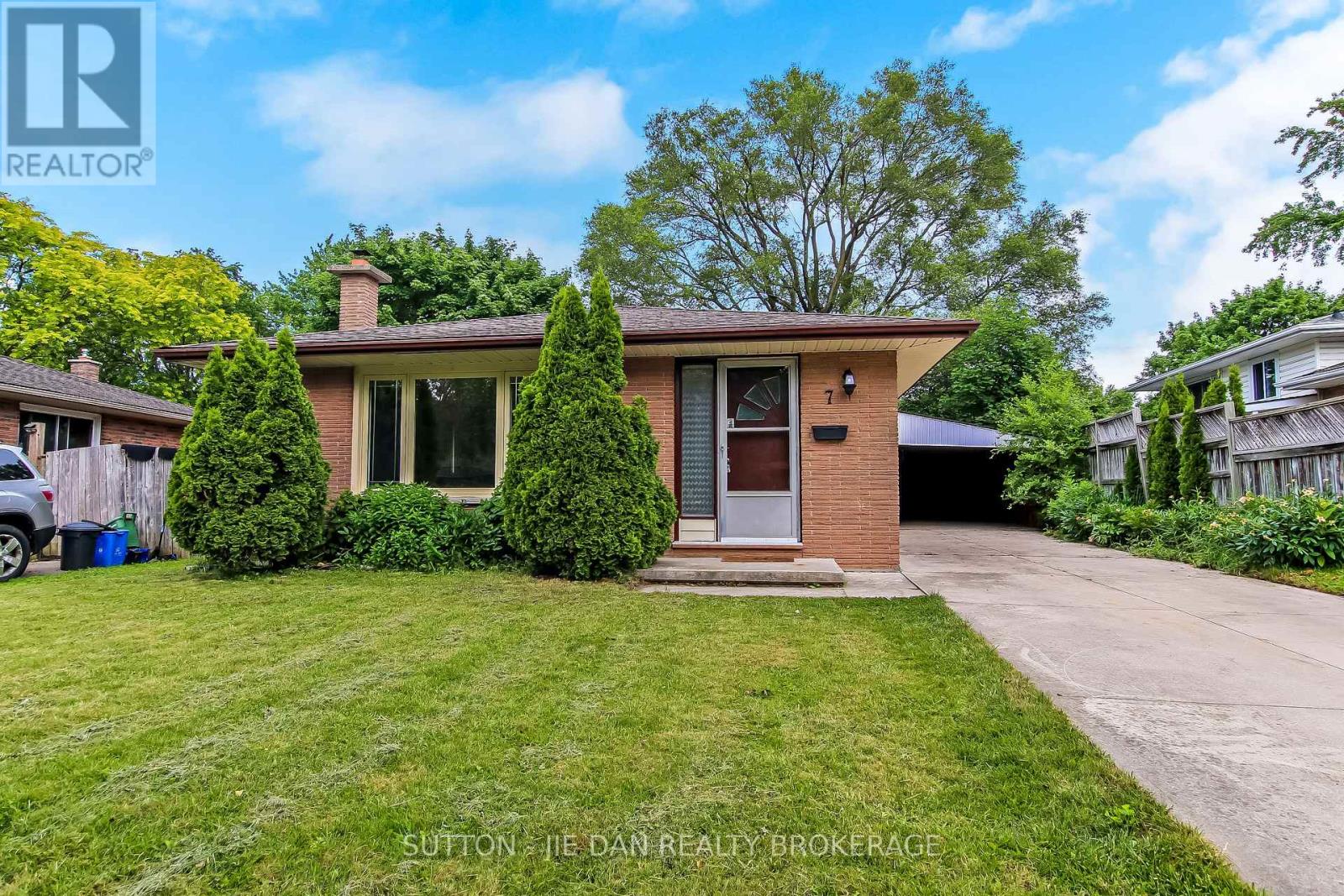7 BAFFIN PLACE, London East (East I)