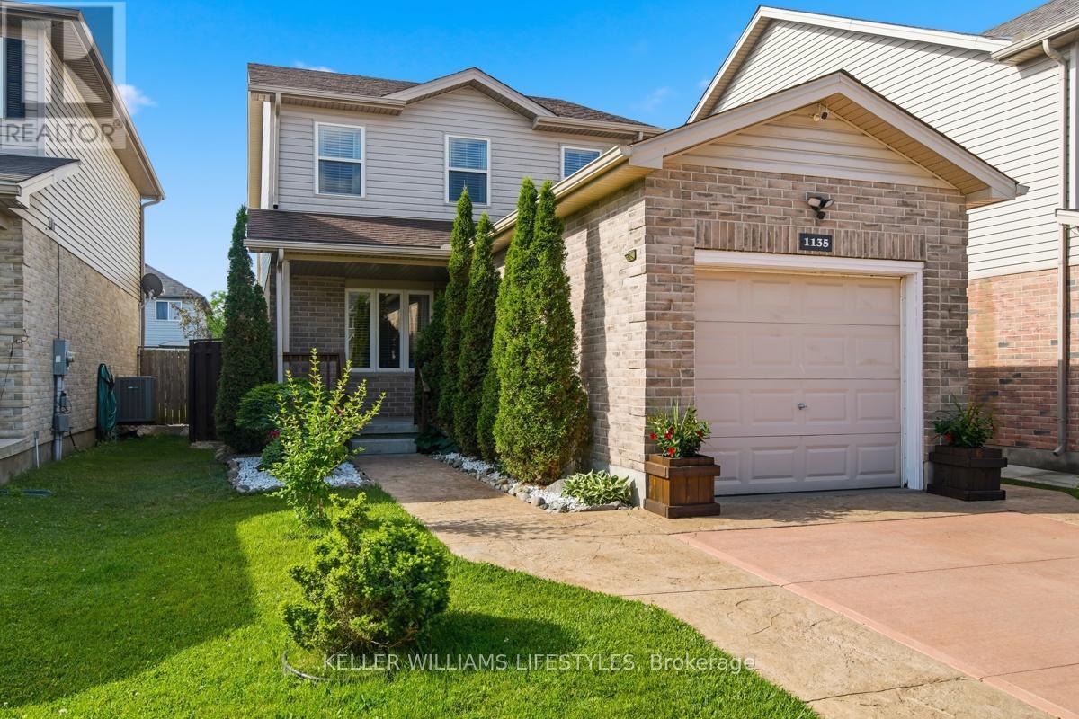1135 KIMBALL CRESCENT, London North (North E)