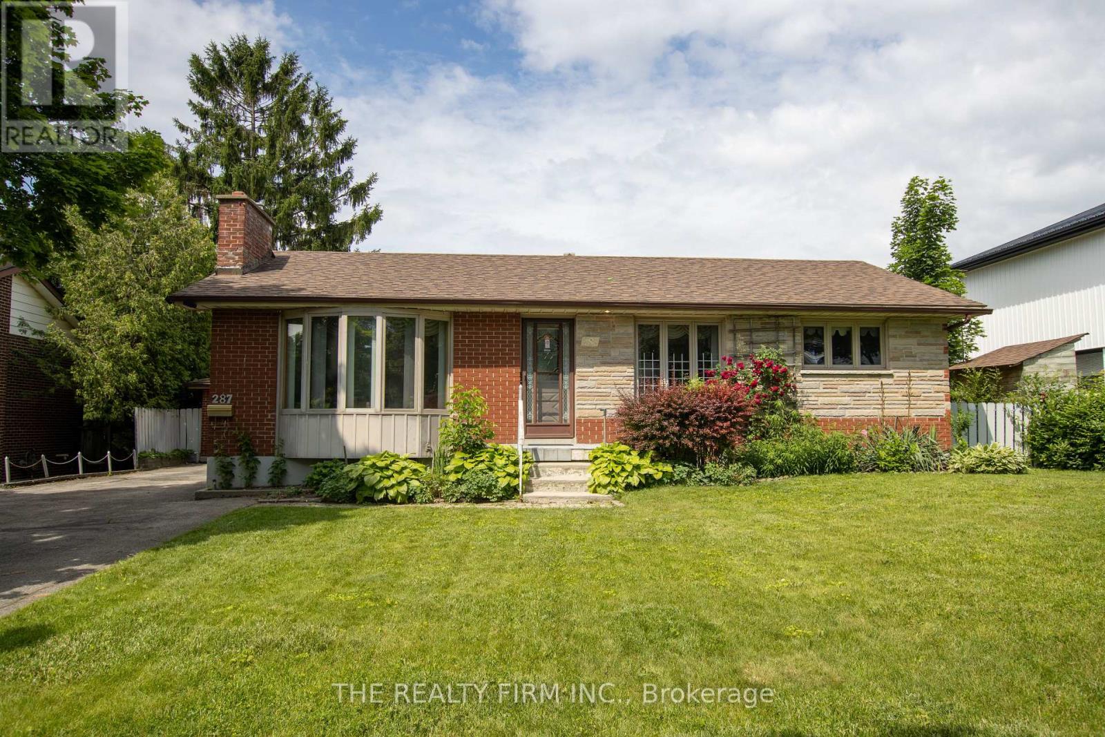287 PANORAMA CRESCENT, London South (South J)