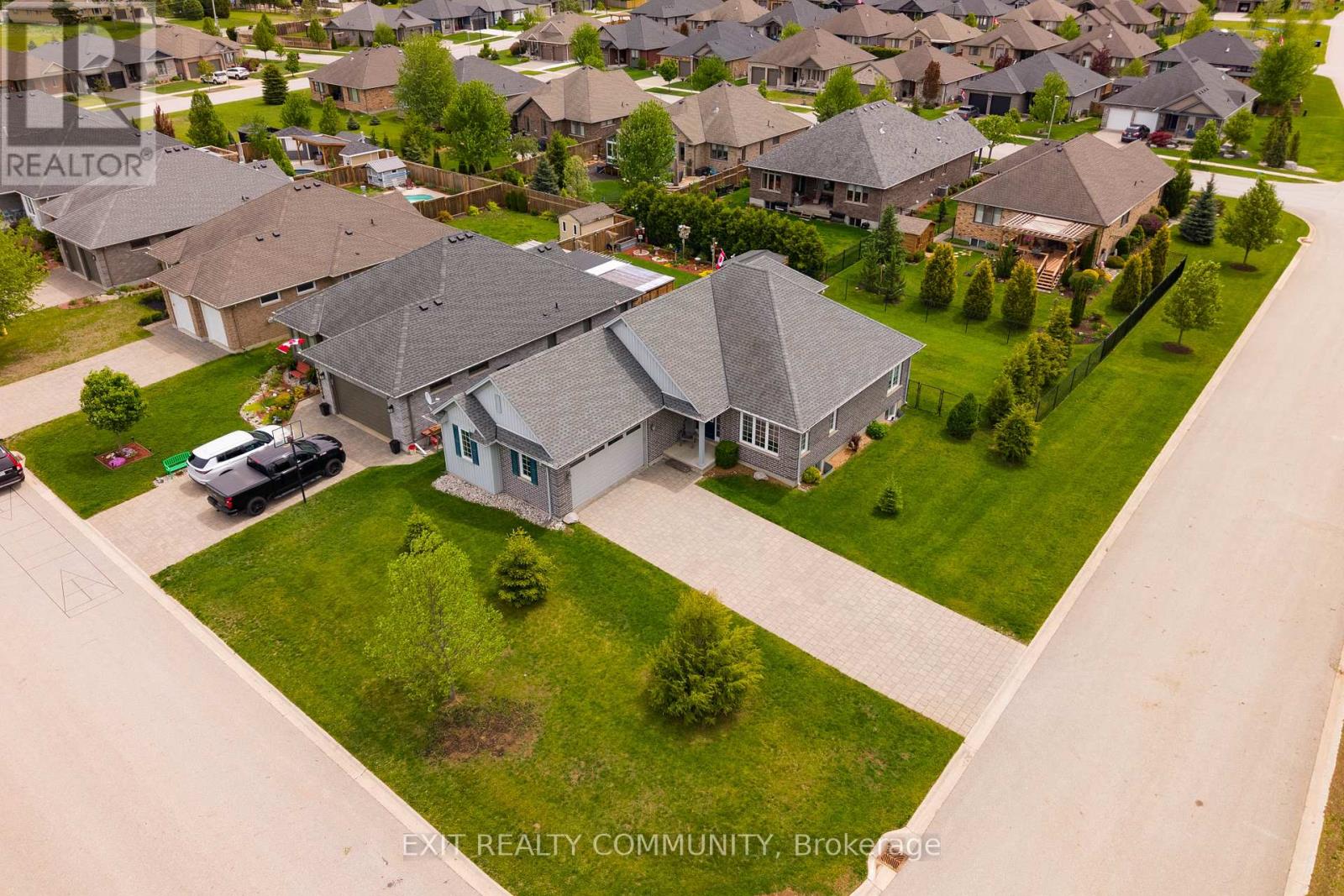 598 BENNETT CRESCENT, Strathroy-Caradoc