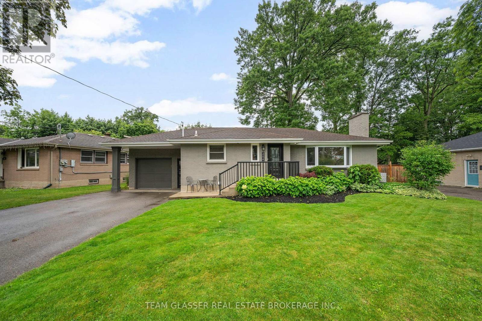 264 RIDGEWOOD CRESCENT, London South (South D)