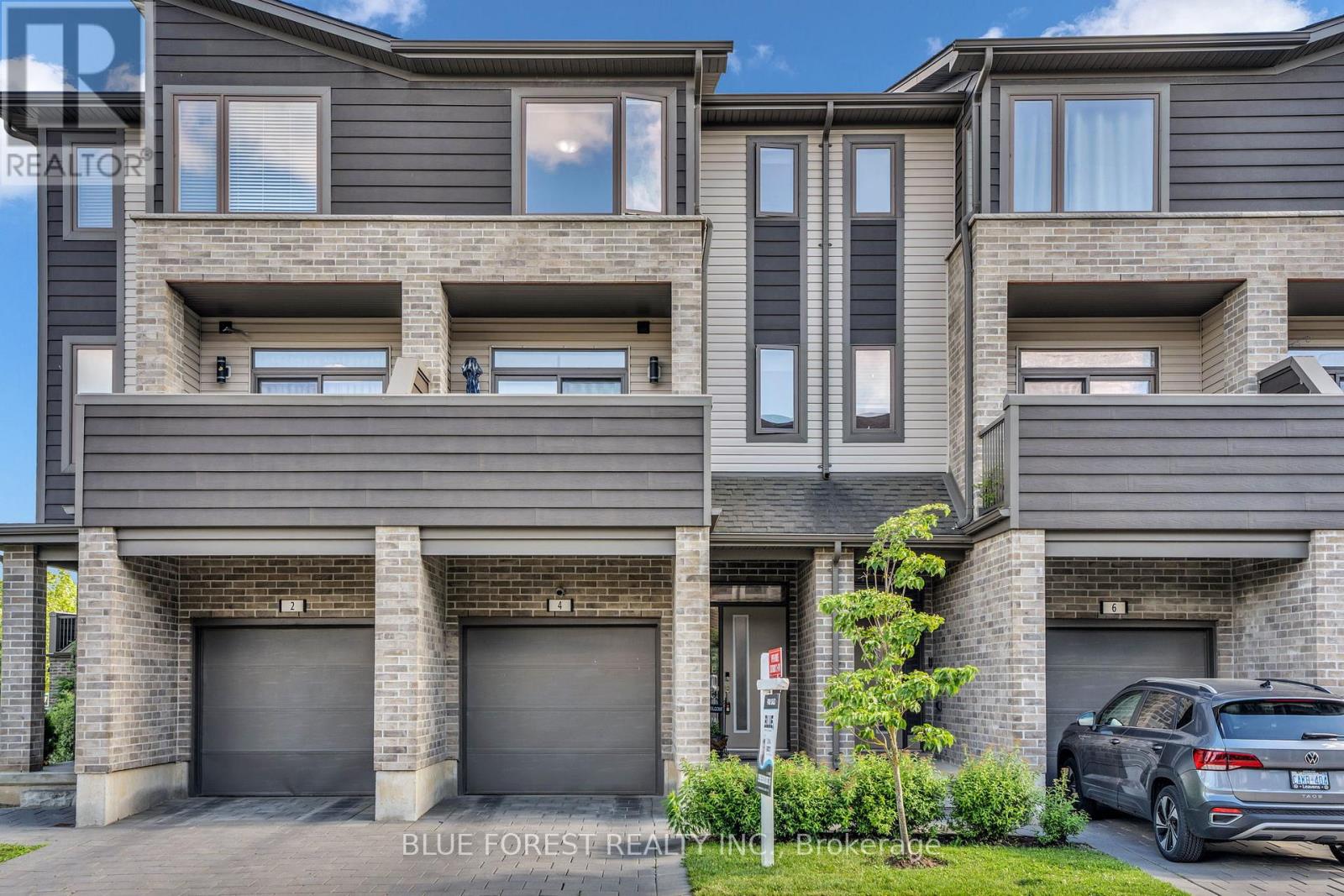 4 - 2070 MEADOWGATE BOULEVARD, London South (South U)