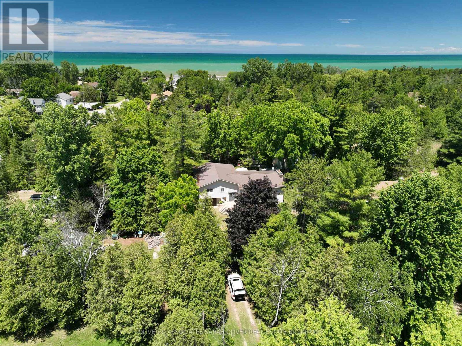 6386 VICTORIA AVENUE, Lambton Shores