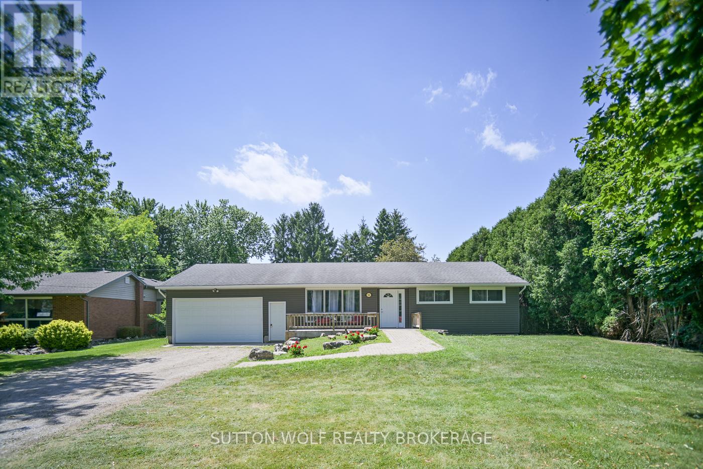 566 HEAD STREET N, Strathroy-Caradoc (NE)