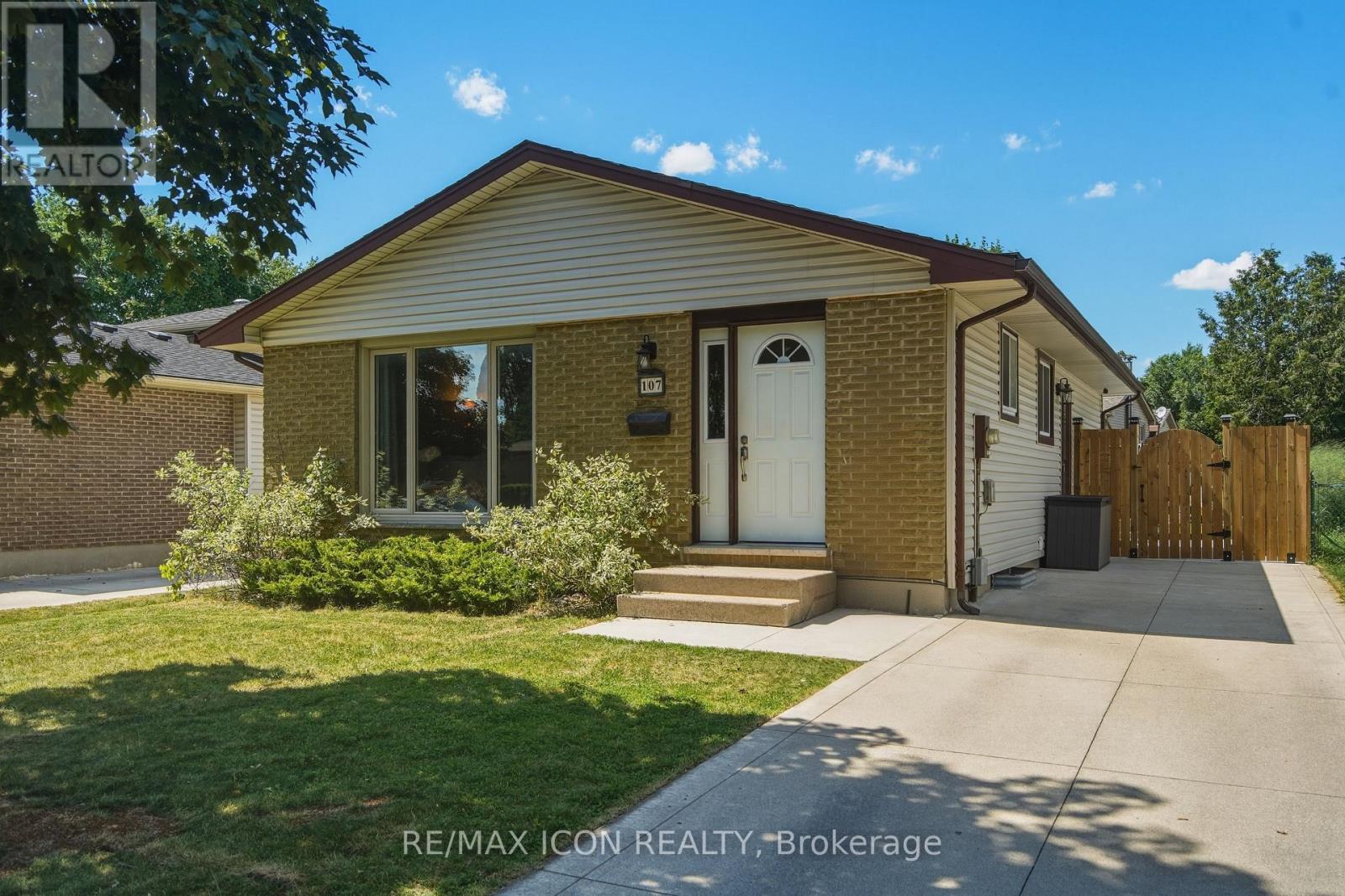 107 ROSAMOND CRESCENT, London South (South X)