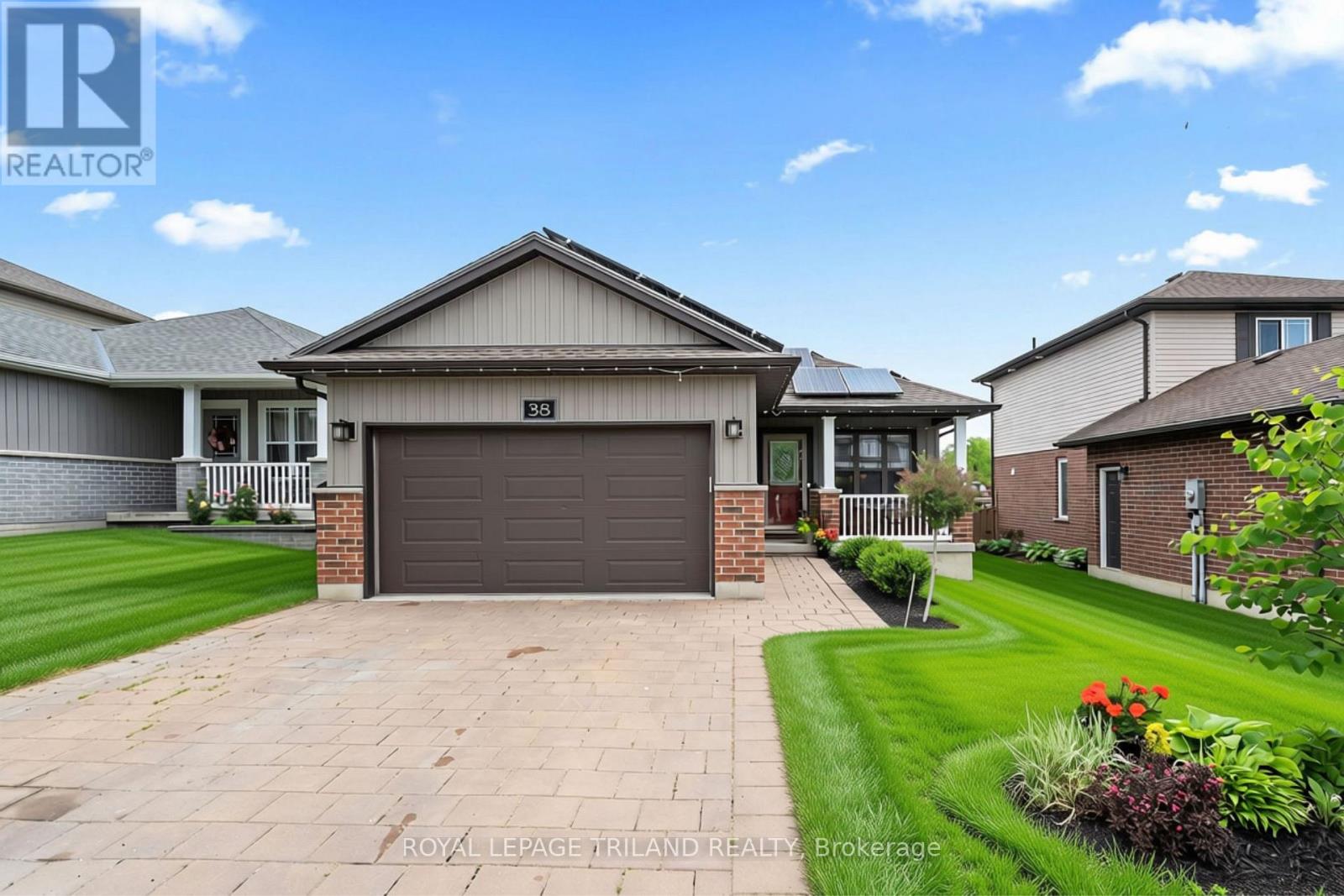 38 LEESBORO TRAIL, Thames Centre (Thorndale)