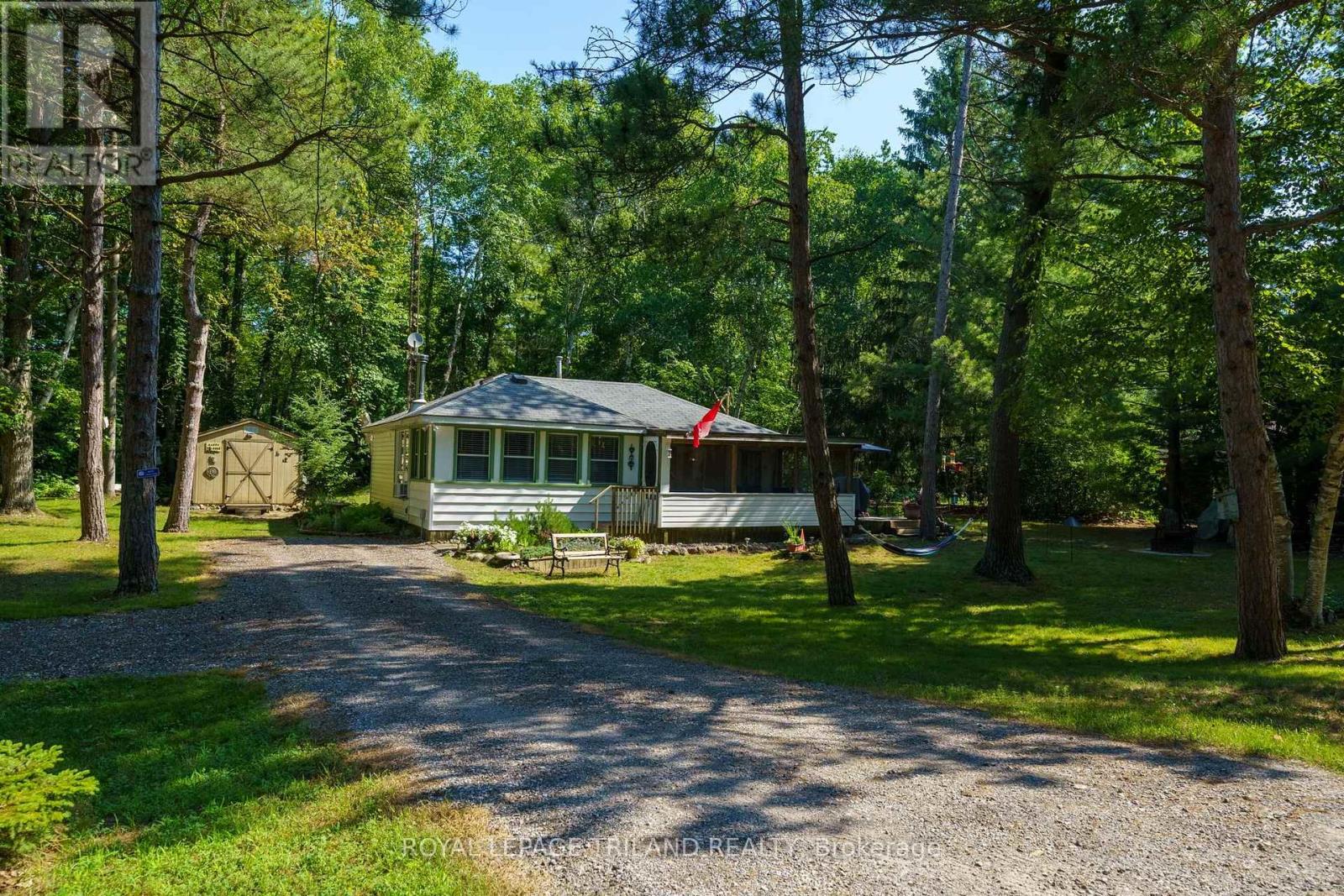 6326 HURON DRIVE, Lambton Shores (Kettle Point)