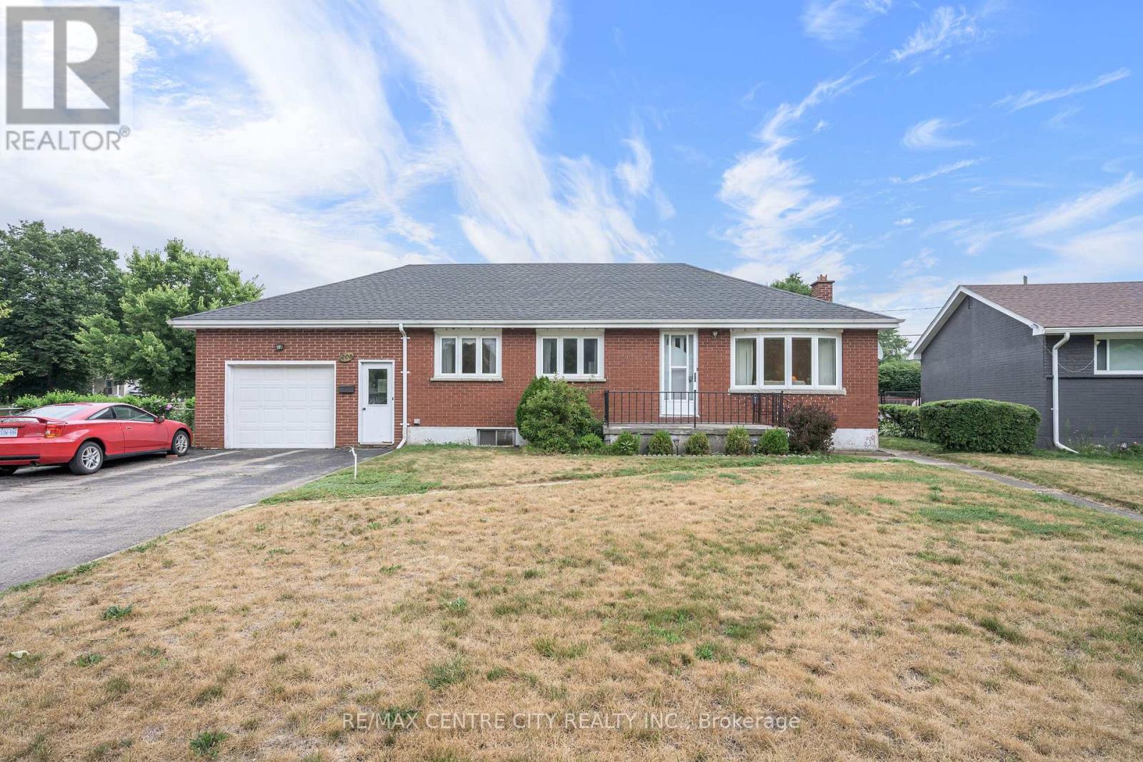 208 NIAGRA STREET, London East (East O)
