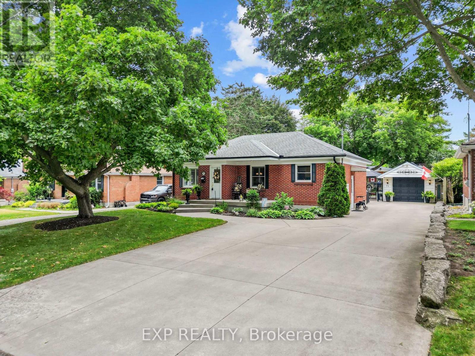 71 MARIANNA DRIVE, London South (South V)