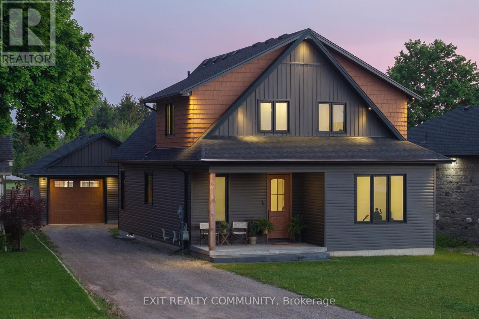 3913 EGREMONT ROAD, Plympton-Wyoming (Plympton Wyoming)