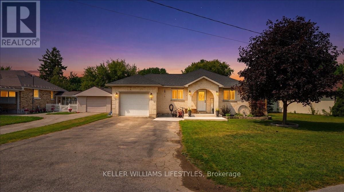 72 ALLEN STREET, Lambton Shores (Thedford)