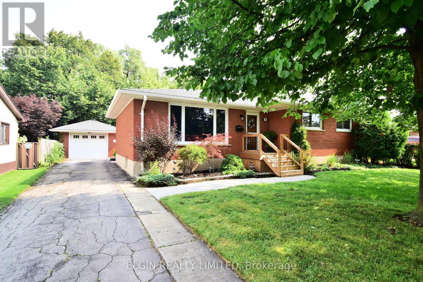 15 STEELE STREET, St. Thomas