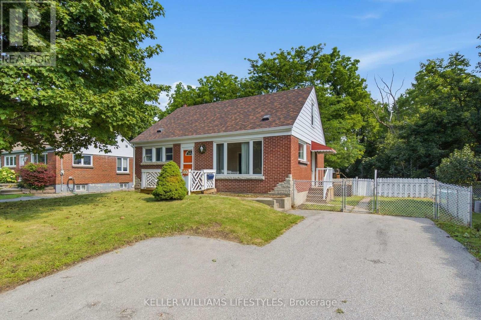 60 CHURCHILL CRESCENT, St. Thomas