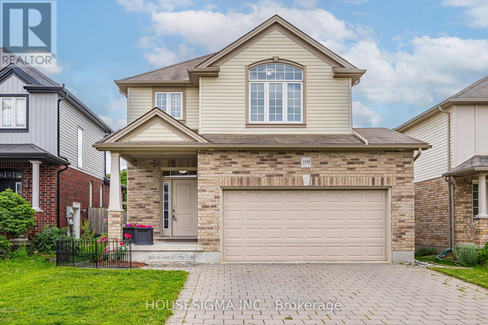 1939 JUBILEE DRIVE, London North (North E)