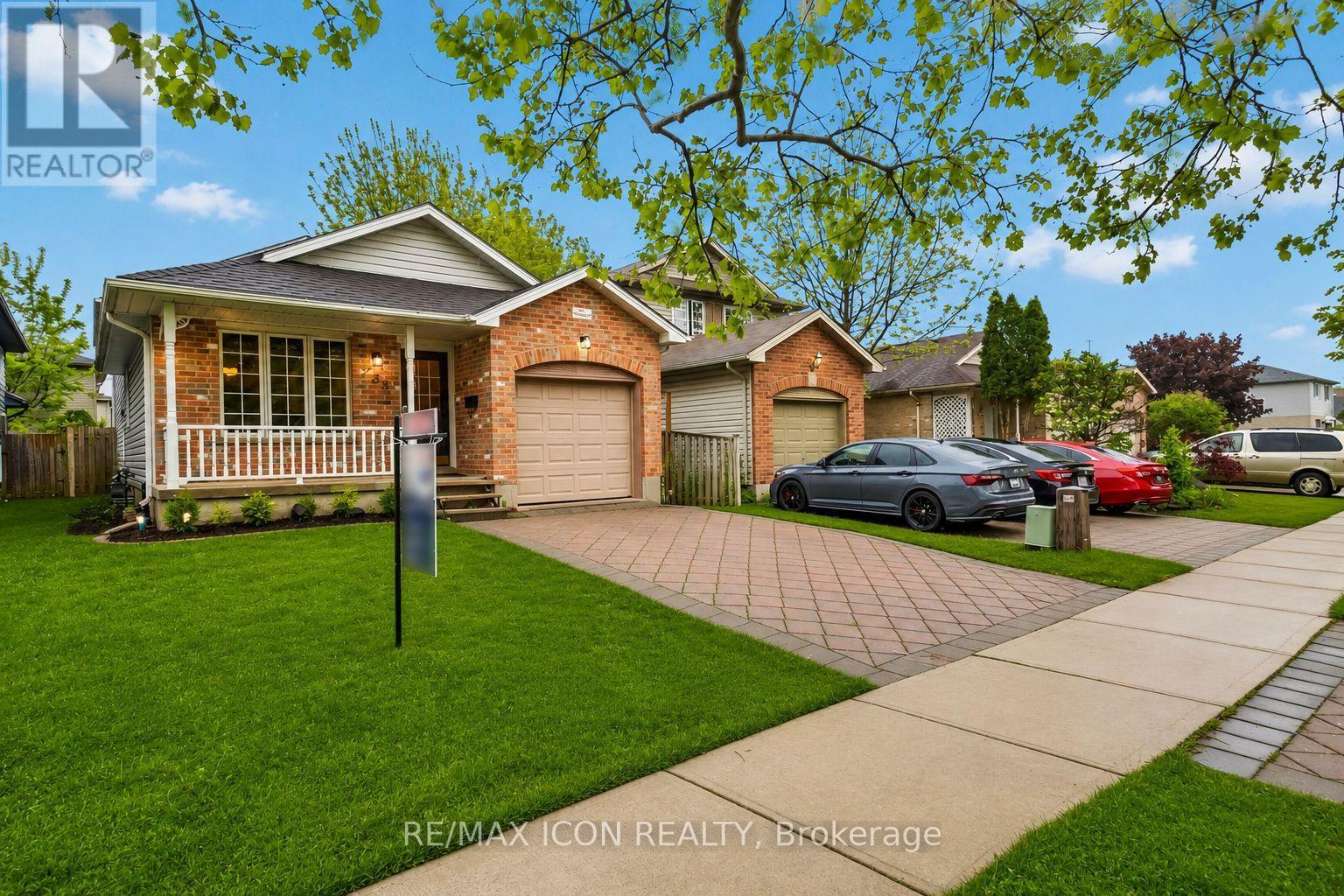 238 FLEMING DRIVE, London East (East D)