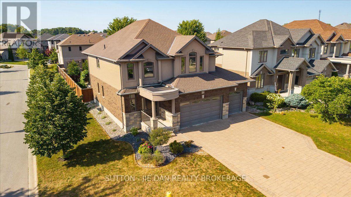 1304 EAGLETRACE DRIVE, London North (North S)