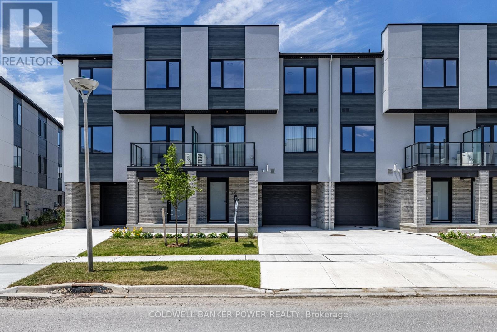 9 - 3534 EMILYCARR LANE, London South (South W)