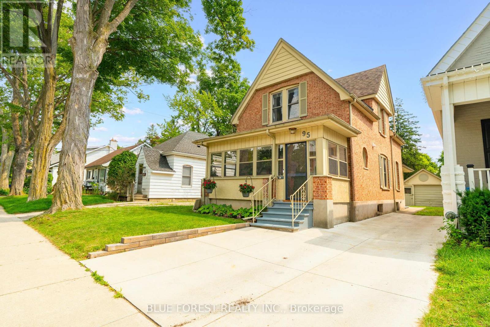 95 TECUMSEH AVENUE E, London South (South F)