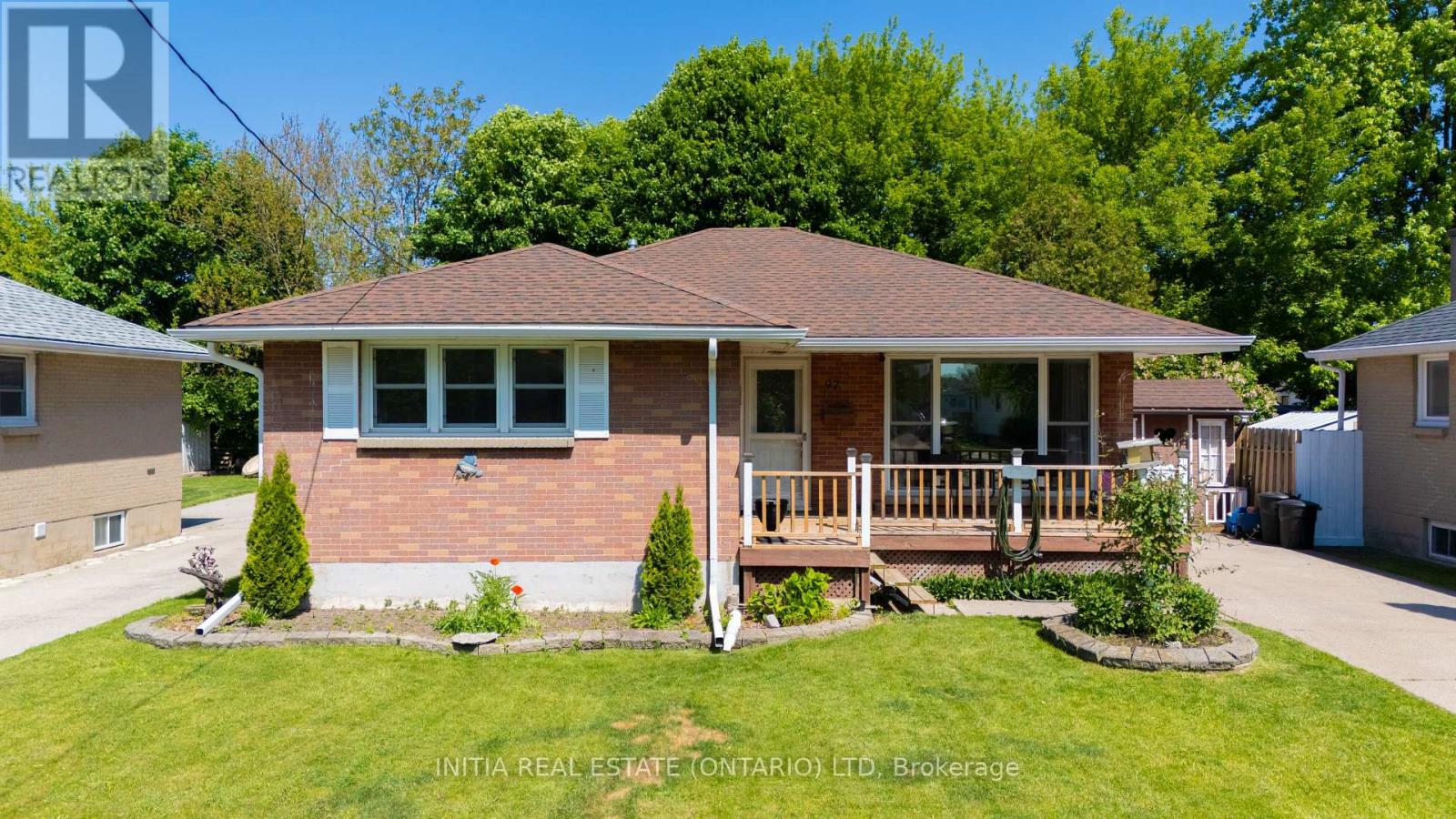 97 GREY CRESCENT, Sarnia