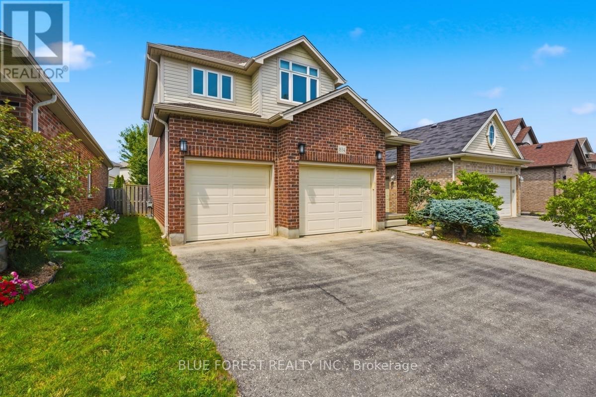 1834 DORMER DRIVE, London South (South U)