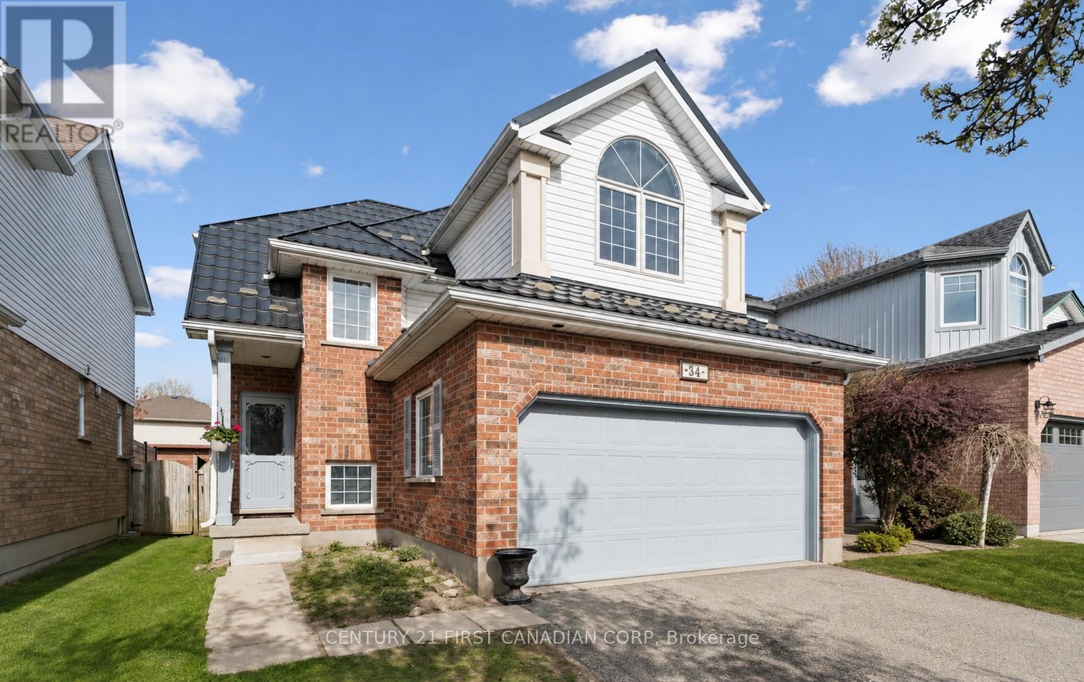 34 WAXWING CRESCENT, Guelph (Kortright Hills)