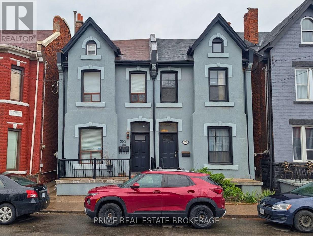 203 JOHN STREET N, Hamilton (Beasley)
