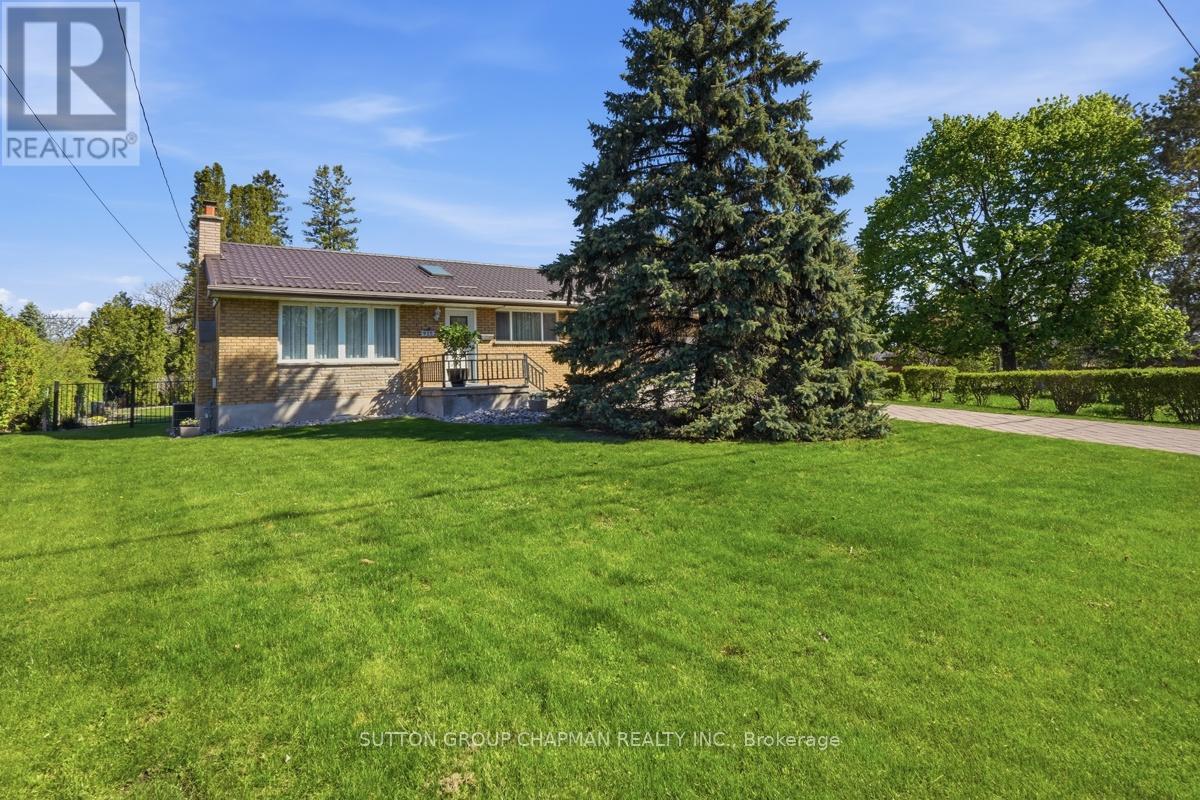 925 PLANTATION ROAD, London North (North P)