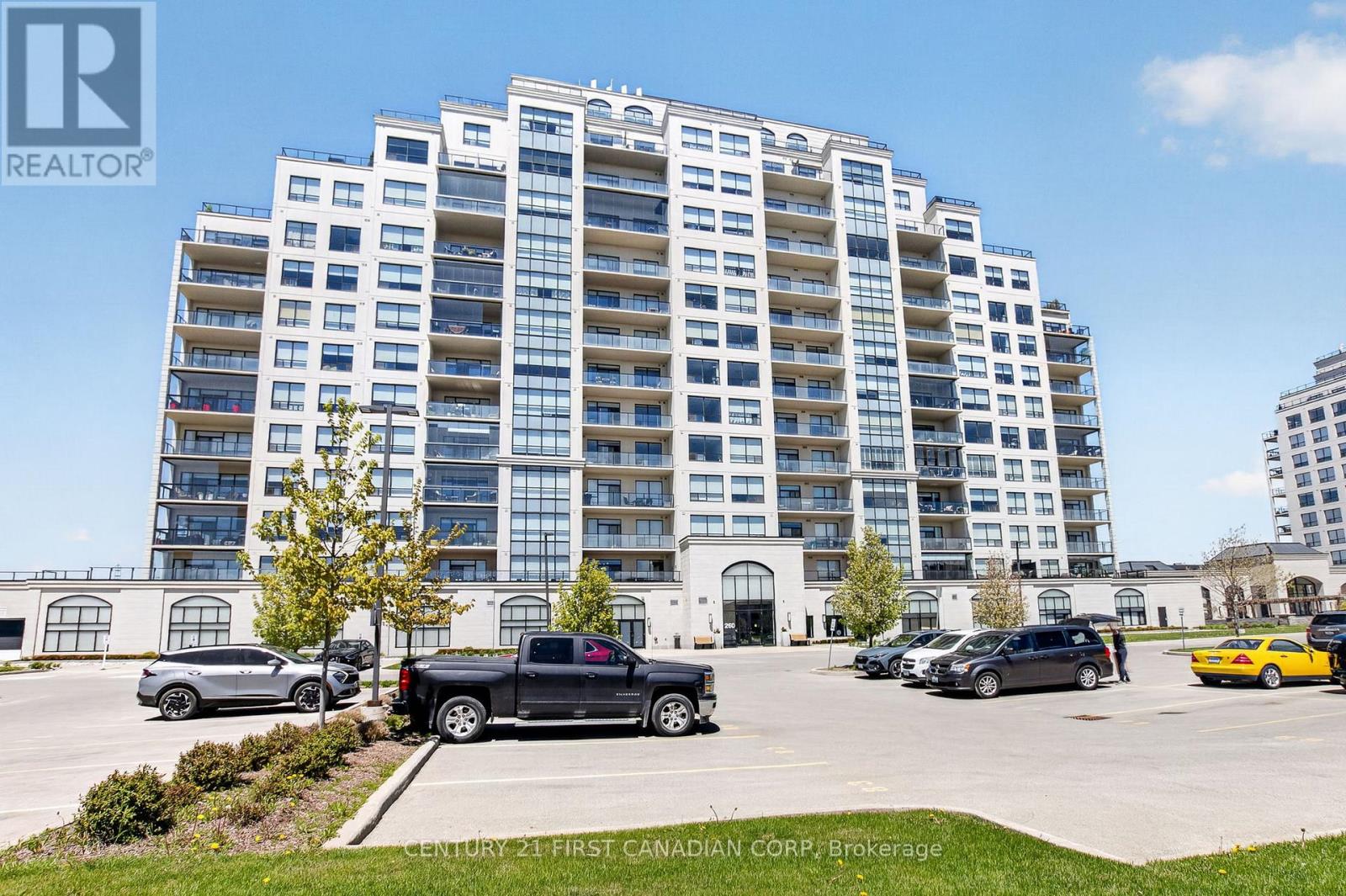 208 - 260 VILLAGEWALK BOULEVARD, London North (North R)