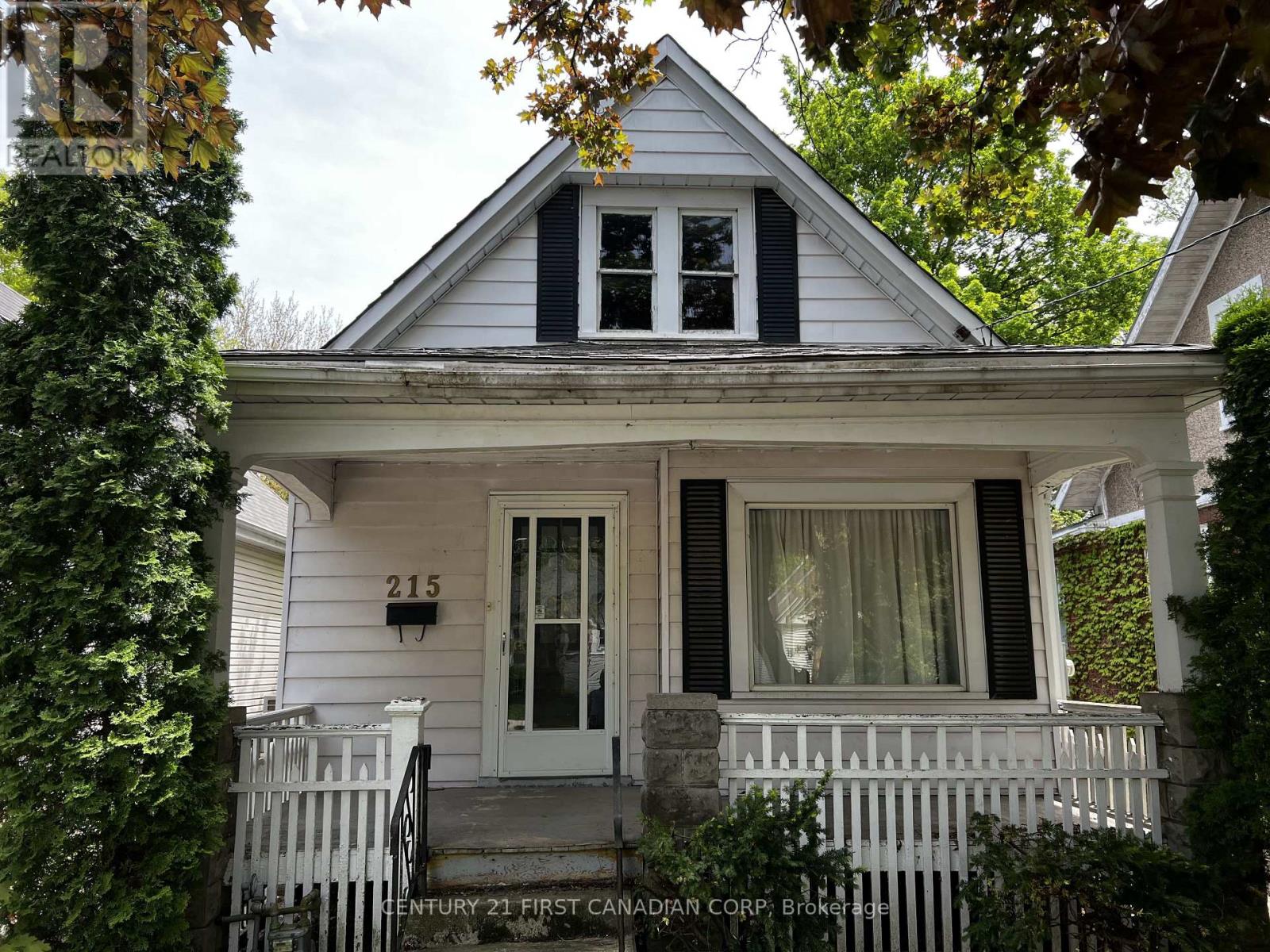215 BERNARD AVENUE, London East (East B)