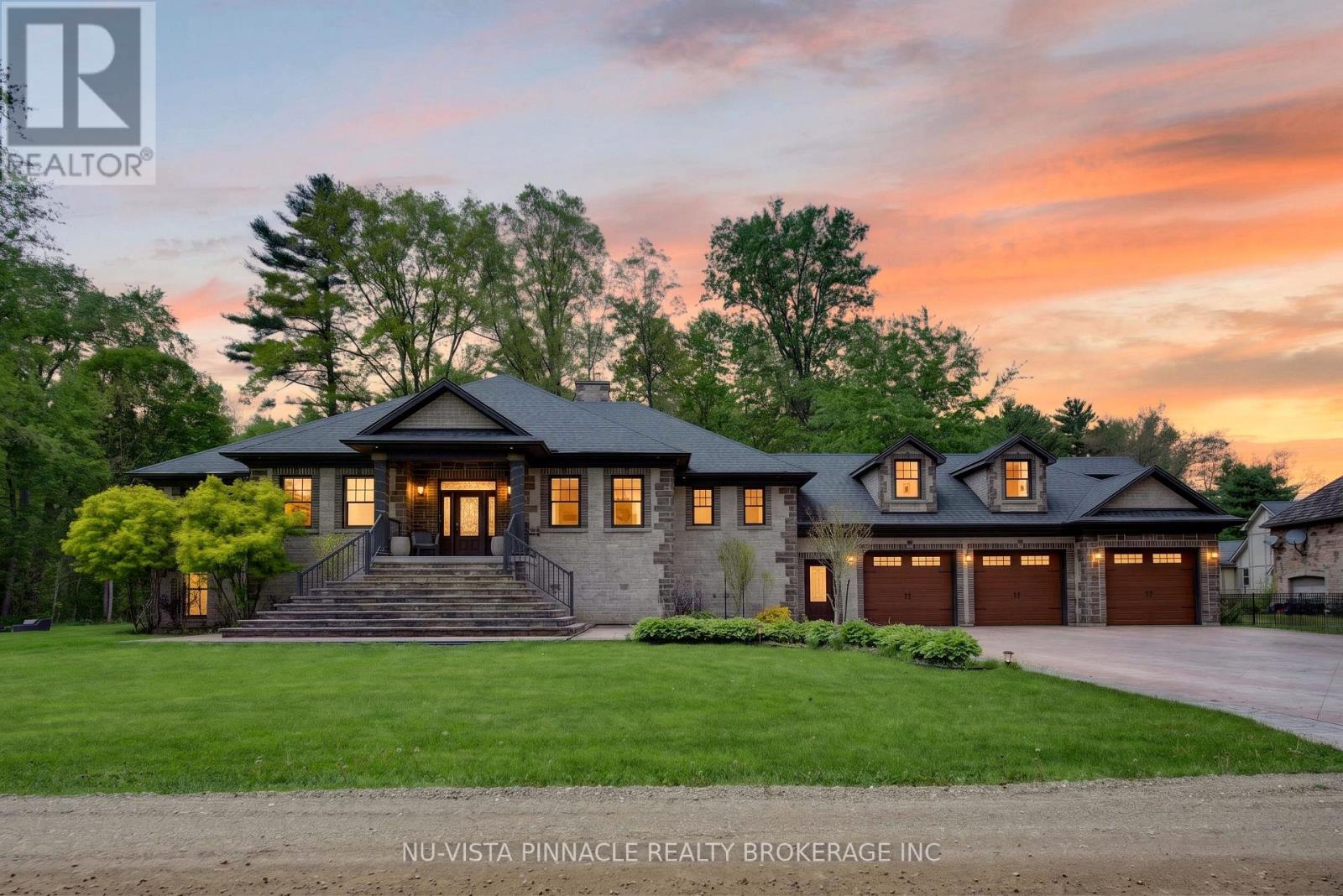 9082 FERNE DRIVE, Strathroy-Caradoc (Mount Brydges)