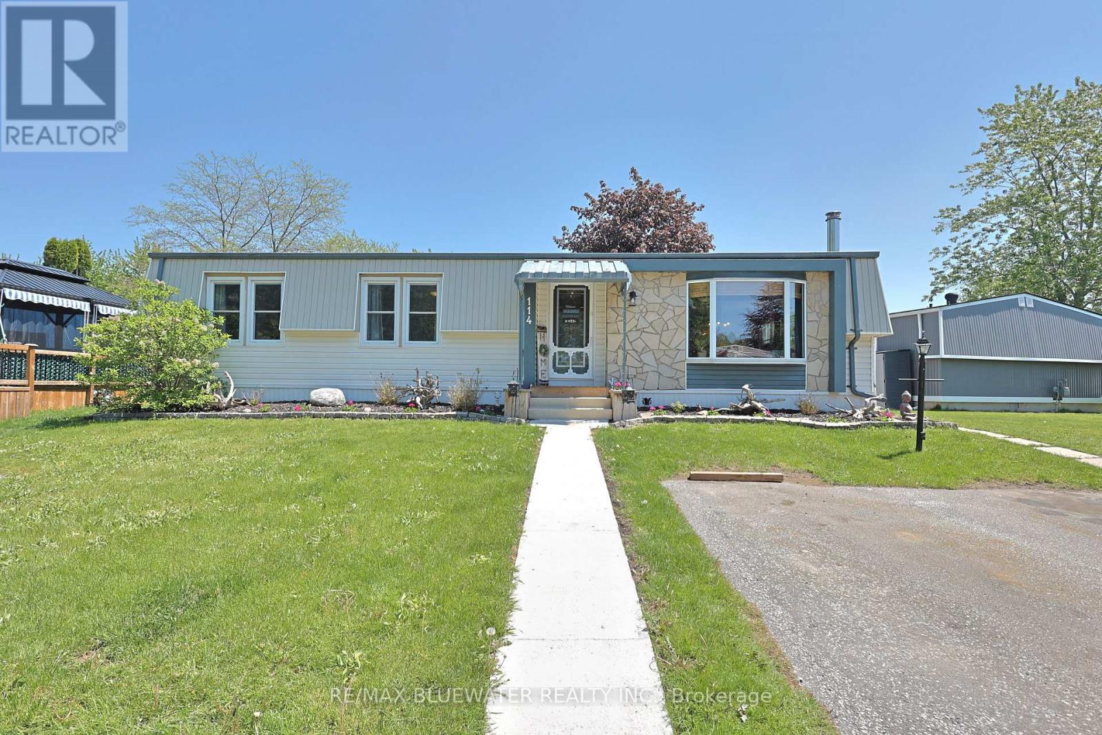 114 PEBBLE BEACH PARKWAY, South Huron (Stephen)